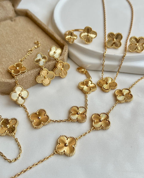 Gold Clover Necklace Earring Set